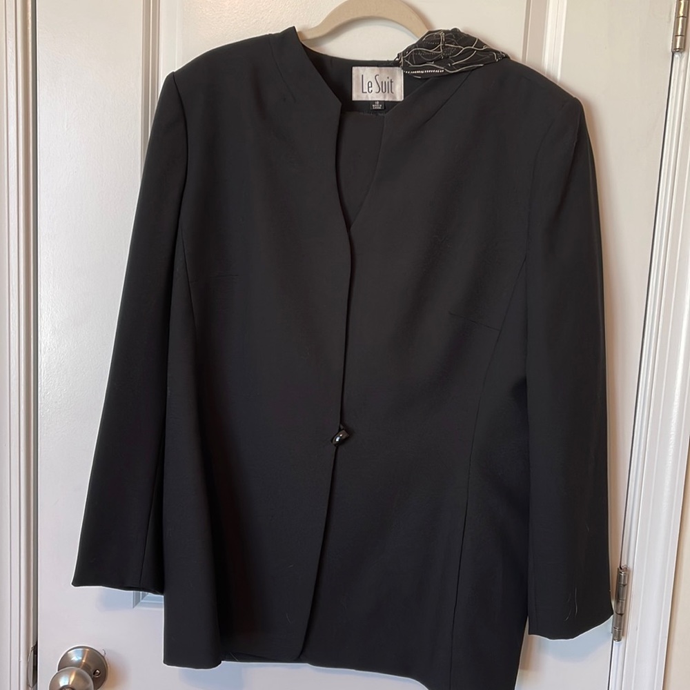 Le Suit Fully Lined Skirt Set With Scarf